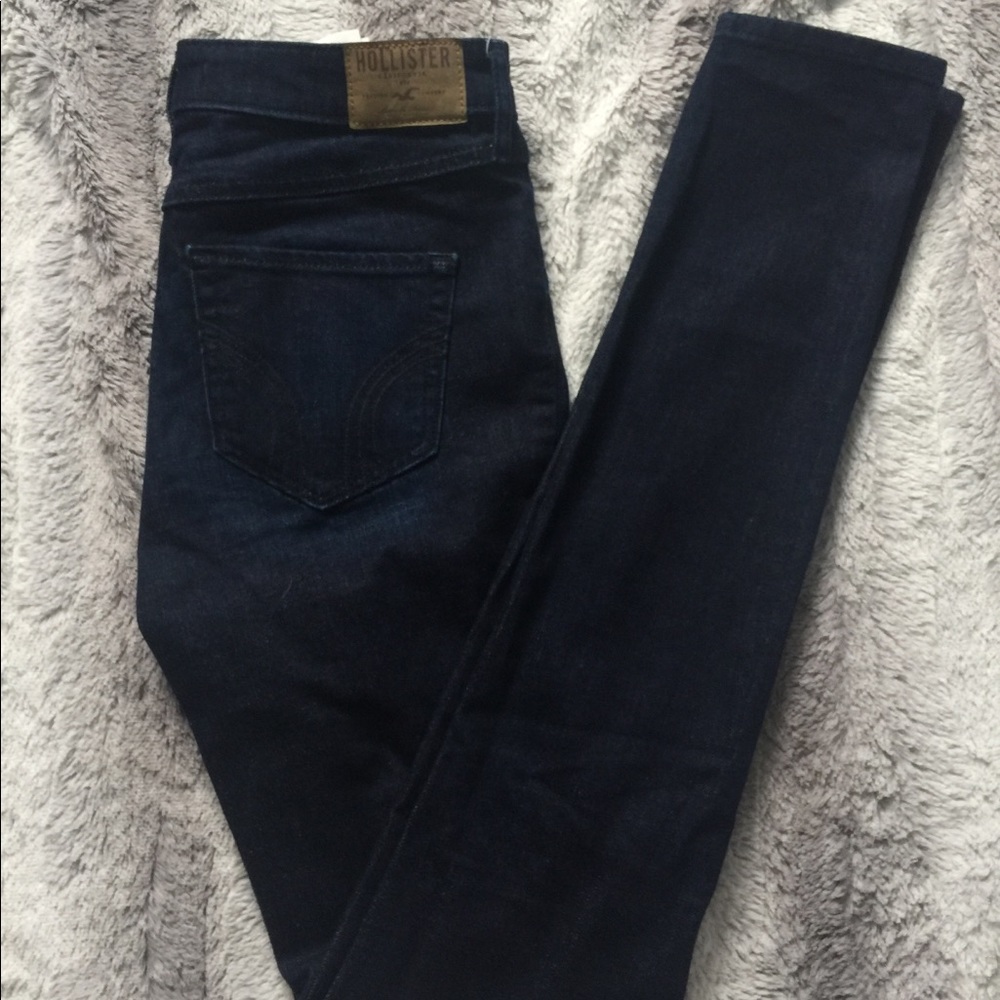 Hollister dark wash skinny jeans